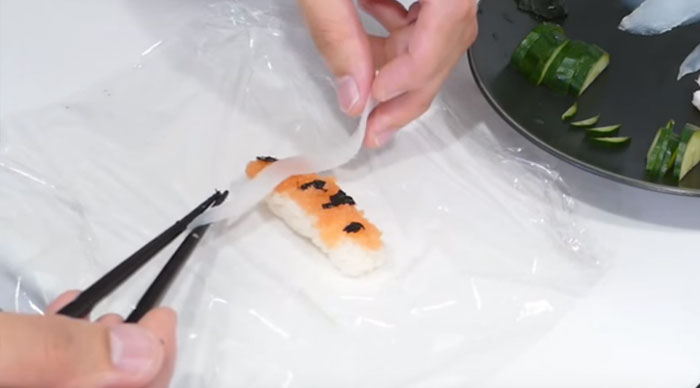 real-life-swimming-koi-sushi-8
