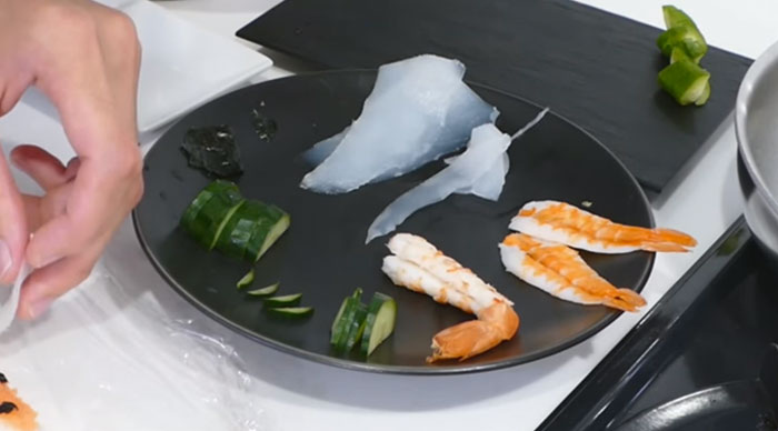 real-life-swimming-koi-sushi-7