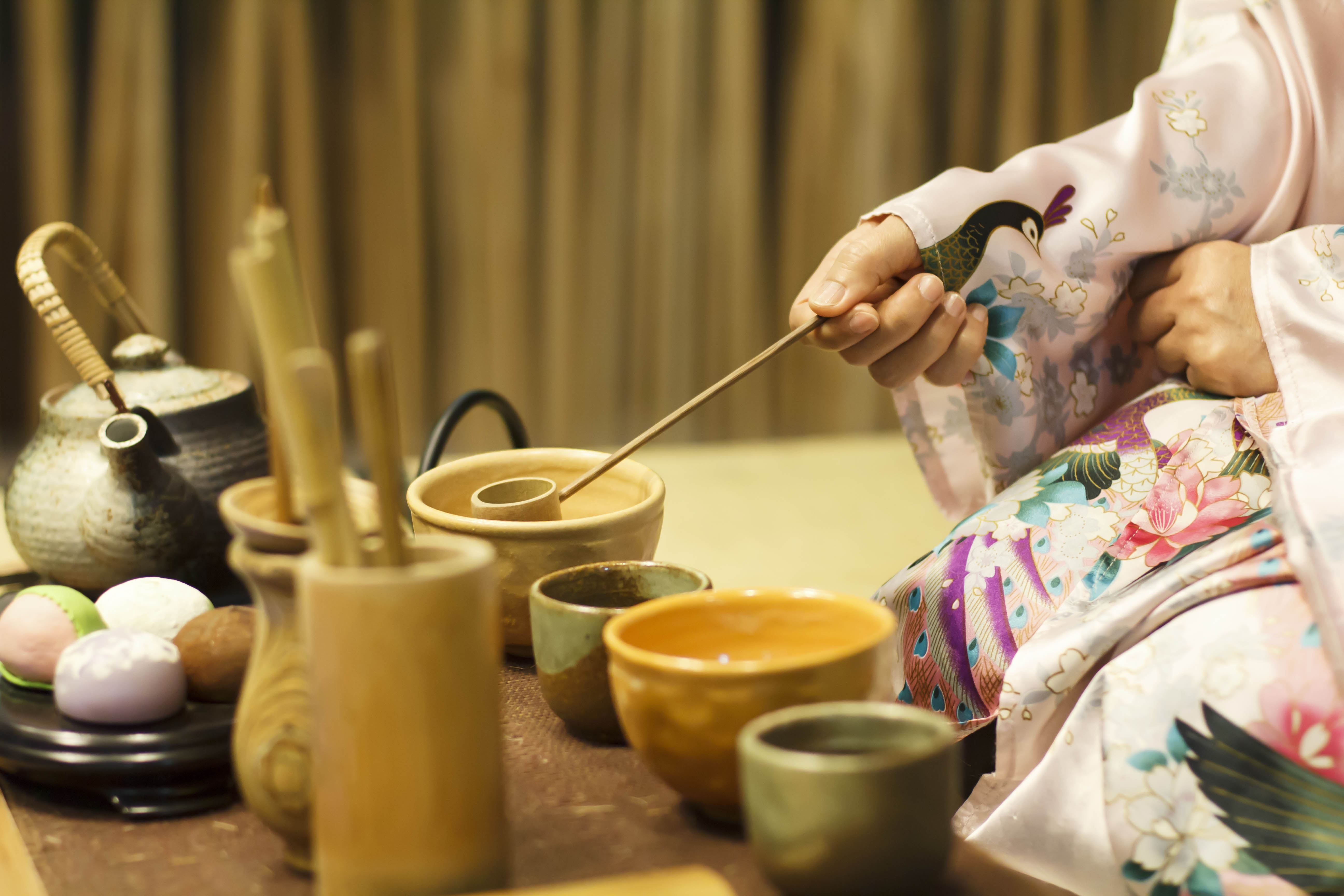 Чайная церемония цены. Культура Японии чайная церемония. Чайная церемония в Японии. Традиции Японии чайная церемония. Традиционная китайская чайная церемония.