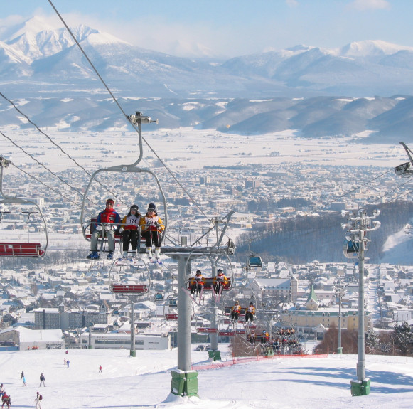 Chơi đã đời với những khu trượt tuyết nổi tiếng Nhật Bản