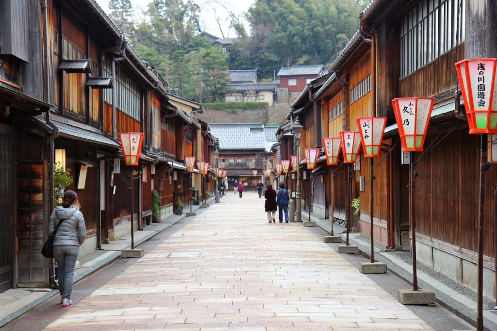 39cf557f7a5cde1faf6276a3a3689b08 05 Kanazawa Higashi Chayamachi geisha