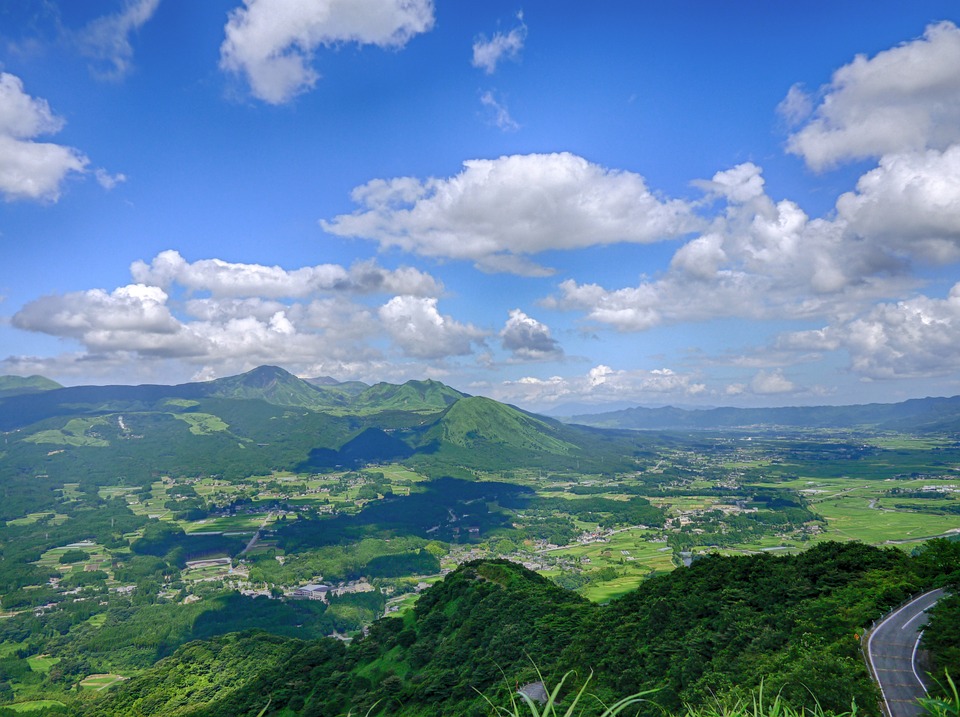 japan_aso_cloud_kumamoto_green_caldera